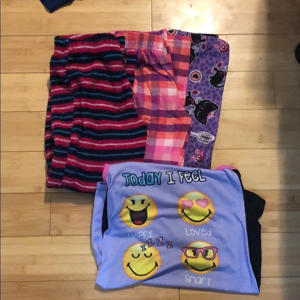 Bundle of girls pjs